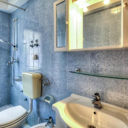 Apartment Amazing Apartment In Porec With Wifi Porec