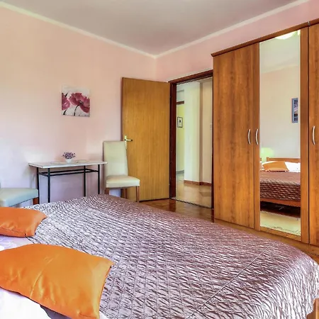 Amazing Apartment In Porec With Wifi Apartment