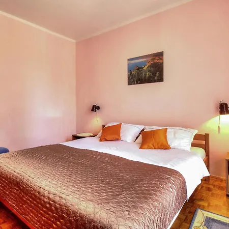 Amazing Apartment In Porec With Wifi *