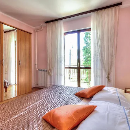 Amazing Apartment In Porec With Wifi Apartment *