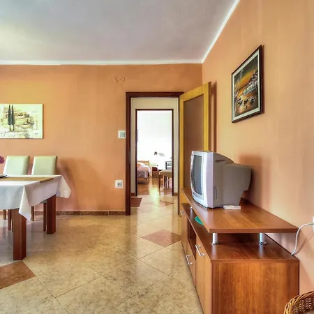 Amazing In With Wifi Poreč